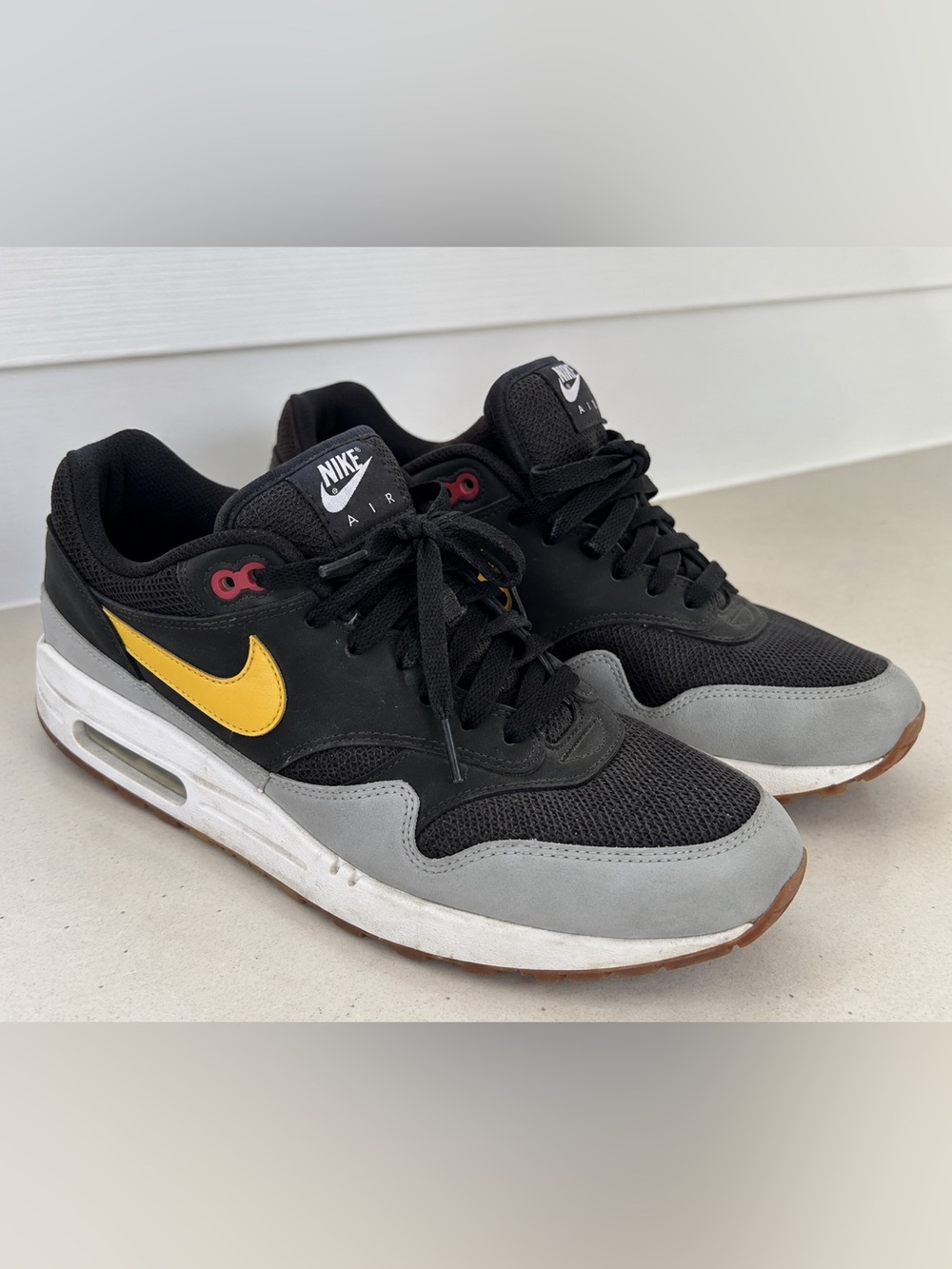 Nike Air Max 1 iD Men’s 8.5 Black Gray Yellow Gum Sneakers 943756-900 retro